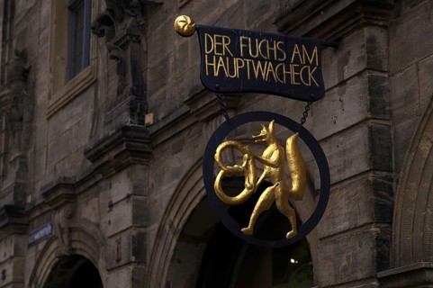 Fox with pretzel, nose sign of the bakery Der Fuchs am Hauptwacheck, café, Bamberg, Upper