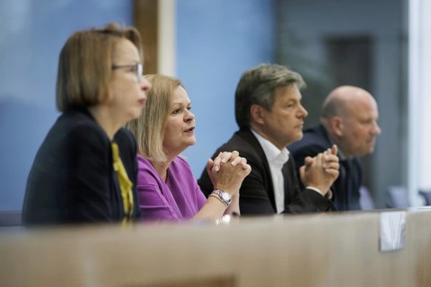 Nancy Faeser (SPD), Federal Minister of the Interior and Home Affairs, and Robert Habeck (Alliance