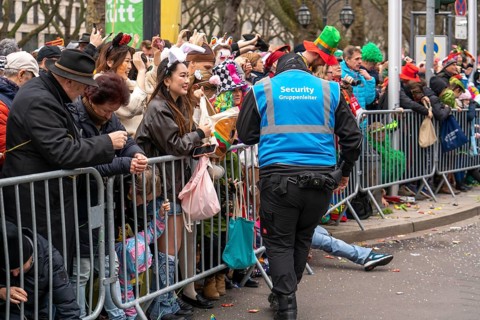 Rose Monday parade in Düsseldorf, Private security services, Security deployed at street carnival,