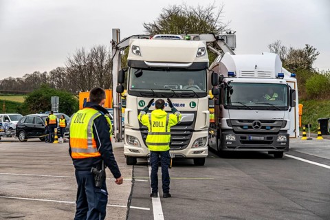 Customs X-ray inspection system, can X-ray entire trucks and check for hiding places, persons,