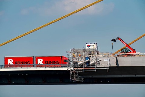 New construction of the motorway bridge Neuenkamp of the A40, over the Rhine near Duisburg,