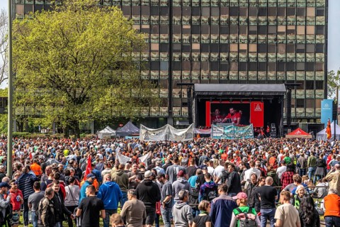 Demonstration by many thousands of steelworkers in front of the headquarters of ThyssenKrupp Steel