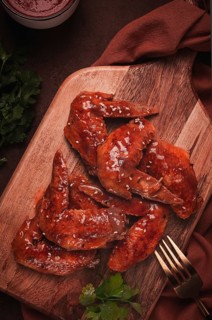 Chicken wings, with barbecue sauce, with tomato sauce, fast food, no people