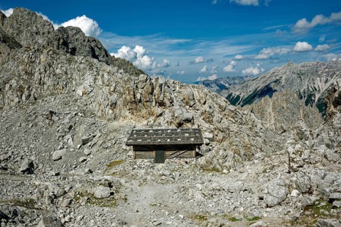 Refuge on the Hafelekar, view from the Karwendelblick of the Innsbruck Nordkette to the Karwendel