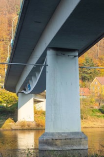 The Elbe bridge in Bad Schandau (B 172) is closed to all traffic with immediate effect. This