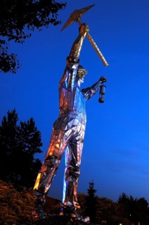 Statue The Brownhills Minor 12 m high, artist John McKenna, Chester Road, Brownhills,