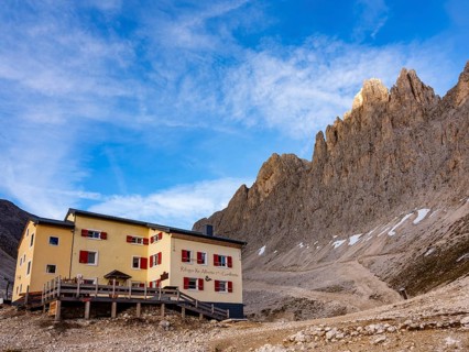 Gartlhütte, rose garden, Dolomites, South Tyrol, Italy, Europe