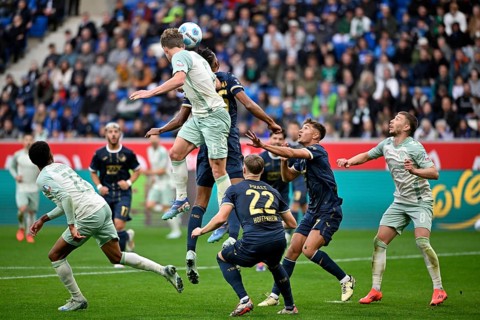 Header duel duel action Jens Stage SV Werder Bremen SVW (06) against Kevin Akpoguma TSG 1899