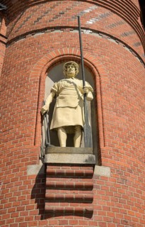 Statue of blacksmith, steelworker, Borsigtor, Tegel, Reinickendorf, Berlin, Germany, Europe