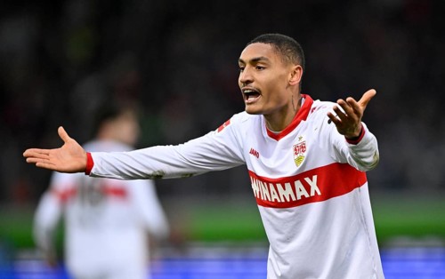 Enzo Millot VfB Stuttgart (08) gesture gesture complains Voith-Arena, Heidenheim,