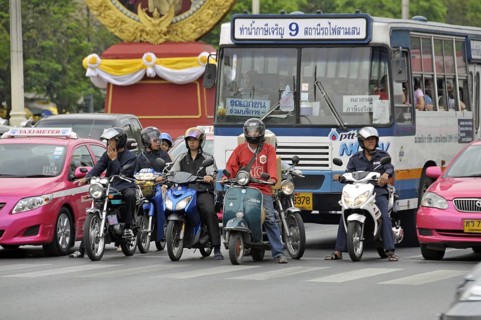 Motorbikes, mopeds and cars in traffic chaos, Ratchamnoen Klang Road, road traffic in Bangkok,