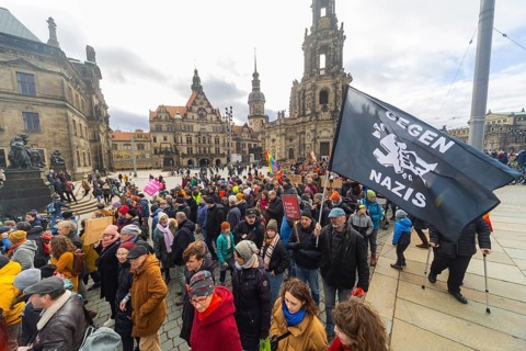 160 organisations and initiatives demonstrated against the right in Dresden on Saturday. Around 10,