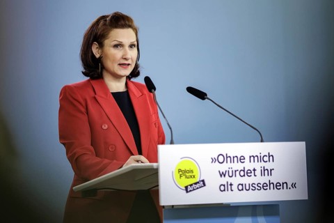 Press conference on the campaign against age discrimination against woman at work Without me you