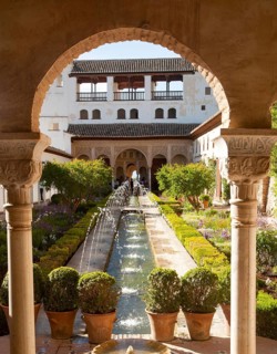Patio de la Acequia, Court of the water Channel, Generalife palace gardens, Alhambra, Granada,