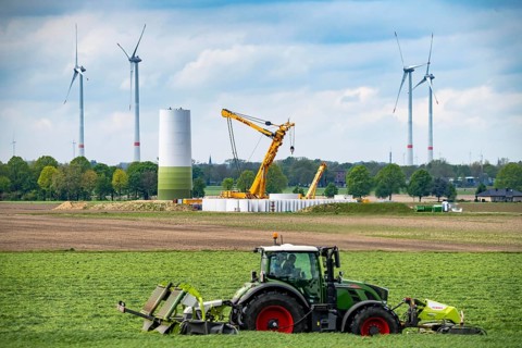 Wind turbine repowering, in the Issum-Oermten wind farm, 9 wind turbines in operation for over 20