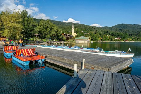 Pedal boats and electric boats at jetty, boat hire, behind St. Sixtus parish church, Markt