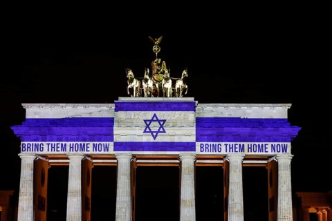 Light installation at the Brandenburg Tor in solidarity with the victims of Israel and the people