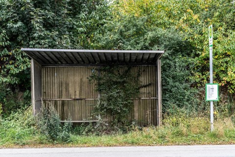 Bus stop in the countryside, on the L828, on Eggestraße, neglected bus shelter, line to