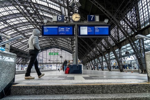 3-day strike by the railway union GDL, only very few local and long-distance trains run, empty