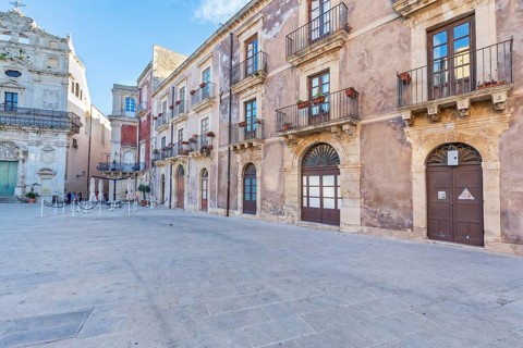 Piazza Duomo, Ortygia, Syracuse, Sicily, Italy, Europe