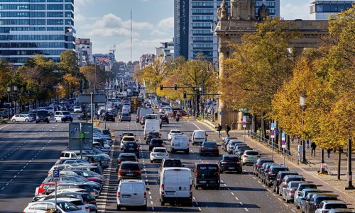 Road traffic on the main street, Straße des 17. Juni, Berlin, Germany, Europe