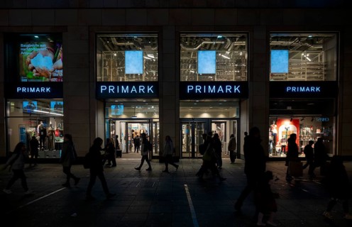 Night shot, passers-by, pedestrian zone, shopping, Primark Brand Store, logo, department stores'