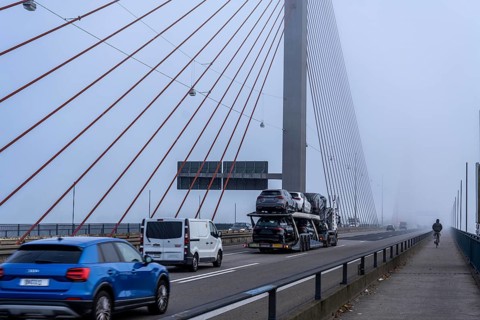 Friedrich-Ebert-Bridge over the Rhine near Bonn, also called North Bridge, motorway bridge of the