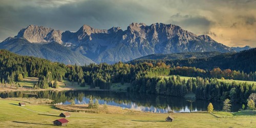 Geroldsee, behind it the Karwendel mountains, Werdenfelser Land, Upper Bavaria, Bavaria, Germany,