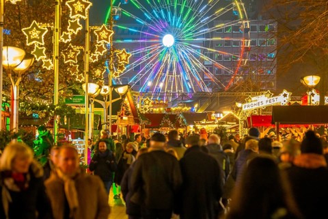 Christmas market on Königsstraße in the city centre of Duisburg, pre-Christmas season, Christmas