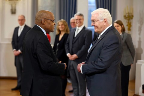 Elias Jaime Zimba Mozambique is received by Frank-Walter Steinmeier (President of the Federal