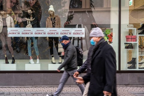 First day of the Christmas lockdown in the Corona crisis, the Galeria department stores' offers