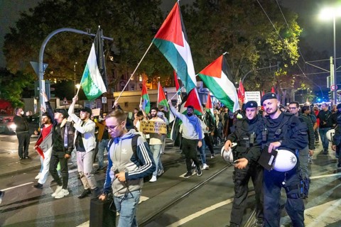 Demonstration by pro-Palestinian activists in Duisburg-Hochfeld, around 110 demonstrators marched