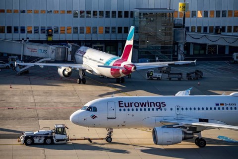 Düsseldorf Airport, Eurowings aircraft, LH Leo, Pushback, Terminal A