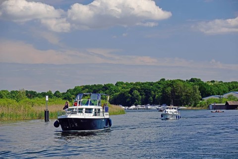 Europe, Germany, Mecklenburg-Western Pomerania, motor yacht on the Elde-Müritz waterway, Malchow,