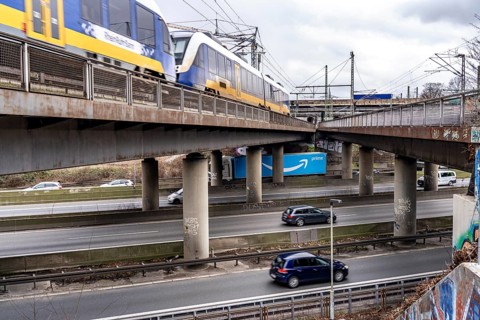 Railway bridges at the Duisburg-Kaiserberg motorway junction, complete reconstruction and new