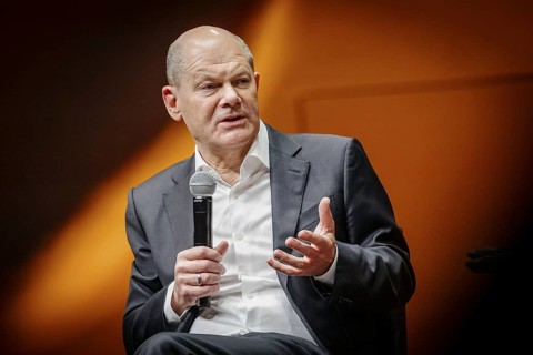 Discussion panel Olaf Scholz (SPD), Federal Chancellor, with author Juli Zeh (not pictured) in
