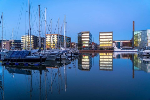 New harbour, harbour basin, harbour district, residential buildings, office buildings, marina and
