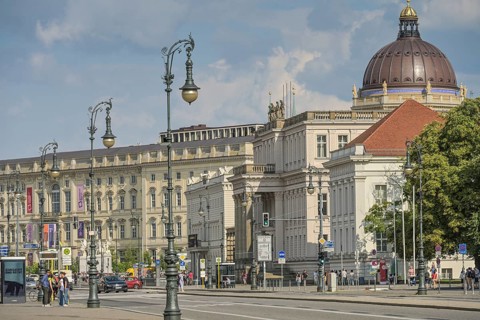 Street view Unter den Linden, Kronprinzenpalais, Humboldt-ForumMitte, Berlin, Germany, Europe