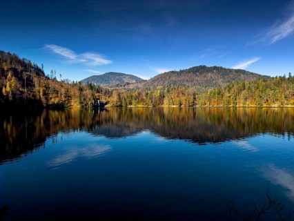 Autumn atmosphere at Hechtsee lake near Kufstein, Tyrol, Austria, Europe