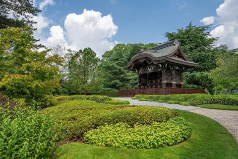 Wooden building with ornate carvings, Japanese Gateway or Japanese Tor tor, Royal Botanic Gardens