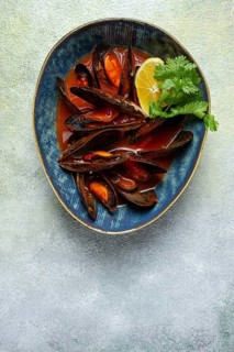 Mussels in tomato sauce, homemade, no people