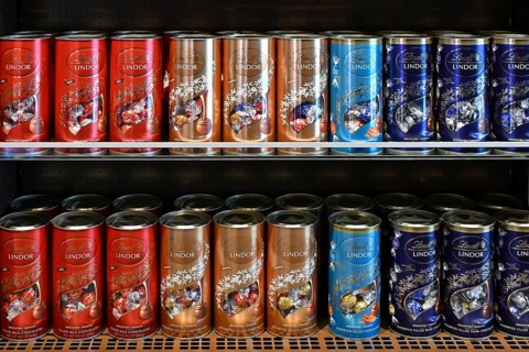 Lindth Lindor display shelf