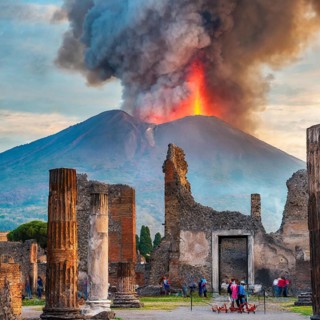Symbolic image. Eruption of Mount Vesuvius in Pompeii, Italy, in modern times, AI generated, AI
