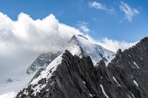 Rocky mountain ridge and glaciated mountain peak Großer Möseler, glacier Furtschaglkees, Berliner