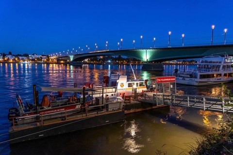The Kennedy Bridge, the middle of Bonn's 3 Rhine bridges, connects the centre of Bonn and the Beuel