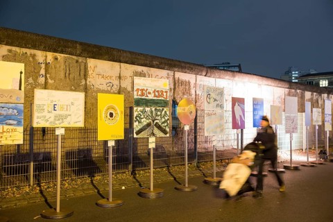 Signs painted by children were erected along the former Wall strip between the Brandenburg Tor tor
