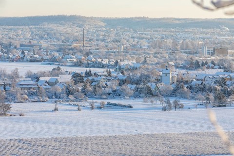 View from the Scharfenberg vantage point over the Elbe to Brockwitz and Coswig on a winter morning,
