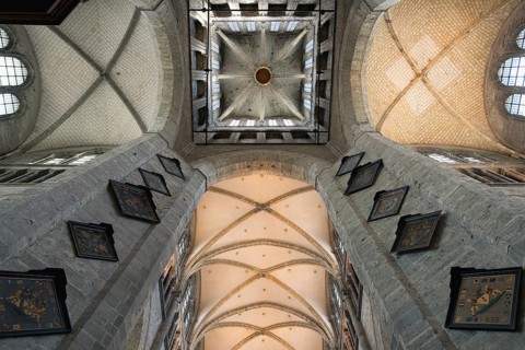 Gothic St. Nicholas Church, Vaulted ceiling and columns of the central nave, Ghent, Flanders,