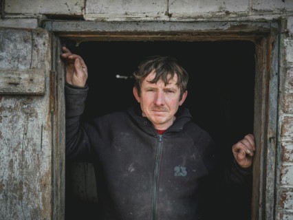 Vova, 46 years old, farmer in Borshchivka. People here only survive thanks to humanitarian aid, the