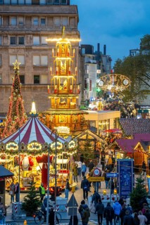 Pre-Christmas season, Christmas market in the city centre of Essen, Willy-Brandt-Platz, pedestrian
